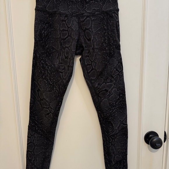 Vimmia Reversible Python Leggings – Grey/Black (Size XS) - Picture 7 of 7